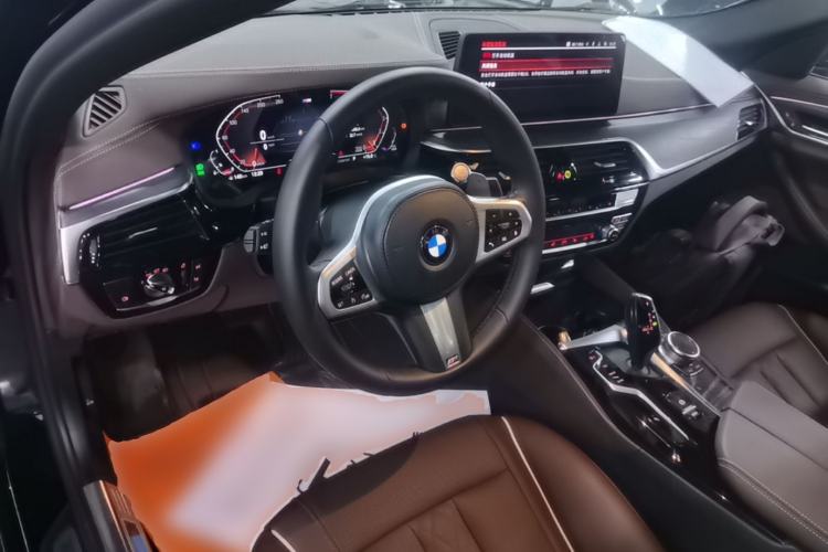 Used BMW 5 Series 2022 530Li Leading Model M Sport Package Center Console