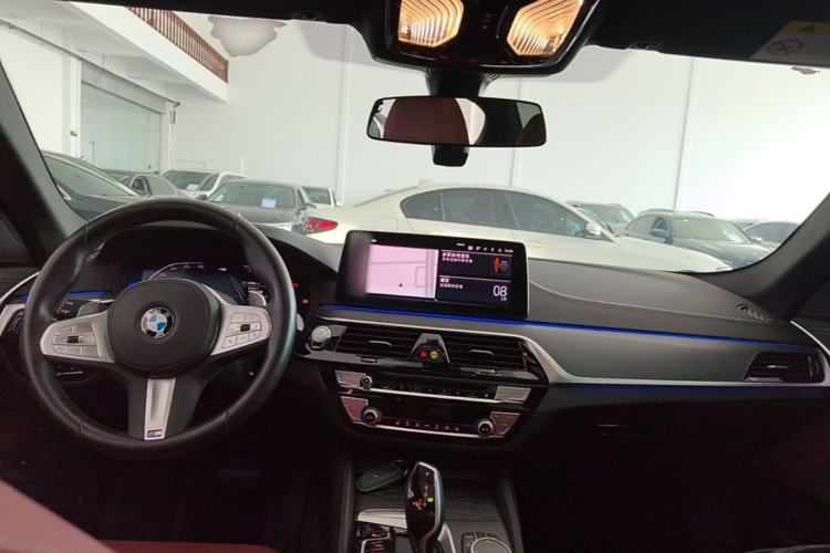 Used BMW 5 Series 2022 Second Facelift 530Li xDrive M Sport Package Center Console