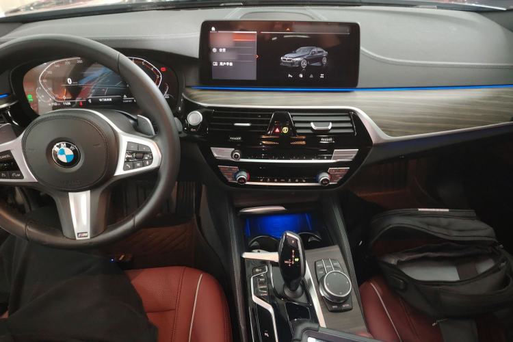 Used BMW 5 Series 2022 Restyled 530Li Leading Edition M Sport Package Center Console