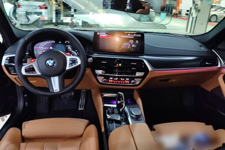 Used BMW 5 Series 2022 Restyled 540i Luxury Edition M Sport Package Center Console