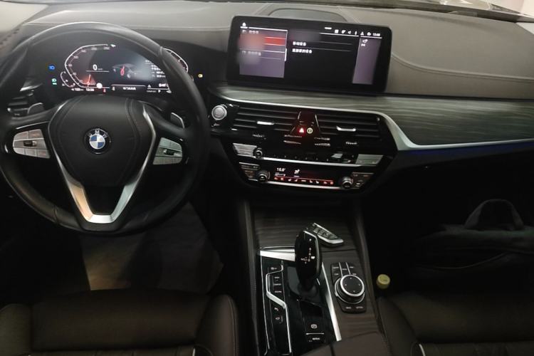 Used BMW 5 Series 2022 Second Facelift 530Li Luxury Edition Premium Package Center Console