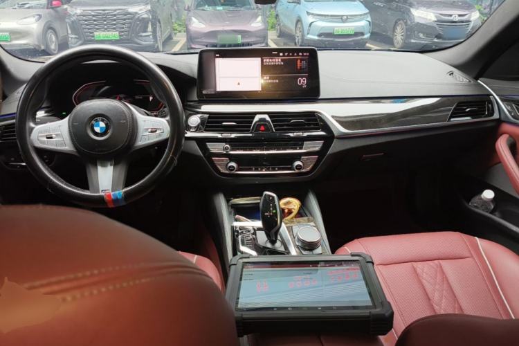 Used BMW 5 Series 2022 Second Facelift 525Li M Sport Package Center Console
