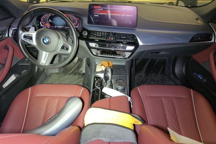 Used BMW 5 Series 2022 Restyled 530Li Leading Edition M Sport Package Center Console