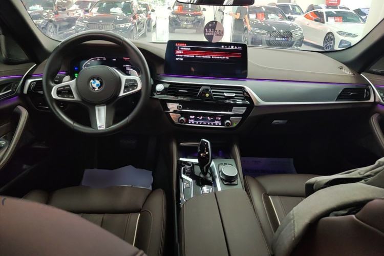 Used BMW 5 Series 2022 Restyled 530Li Luxury Edition M Sport Package Center Console