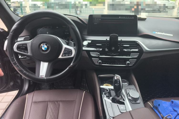 Used BMW 5 Series 2022 530Li Leading Model M Sport Package Center Console