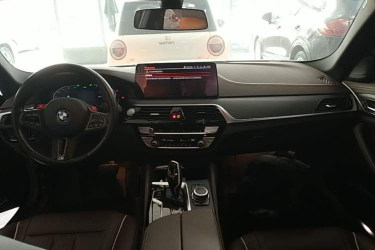 Used BMW 5 Series 2022 Restyled 530Li Leading Edition M Sport Package Center Console