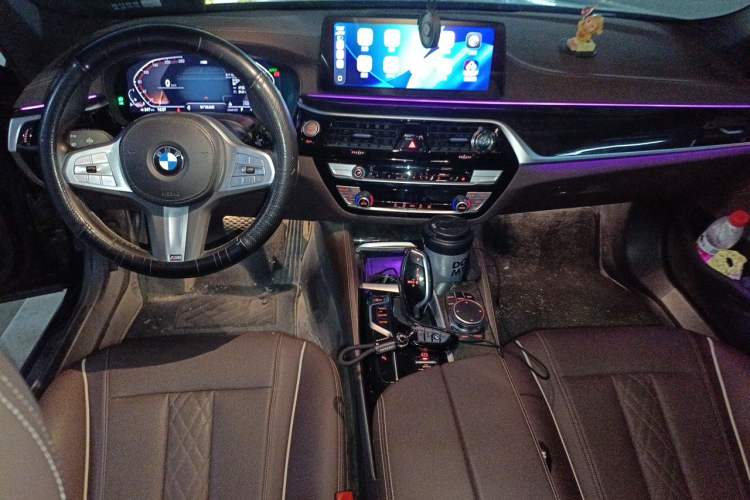 Used BMW 5 Series 2022 Second Facelift 525Li M Sport Package Center Console