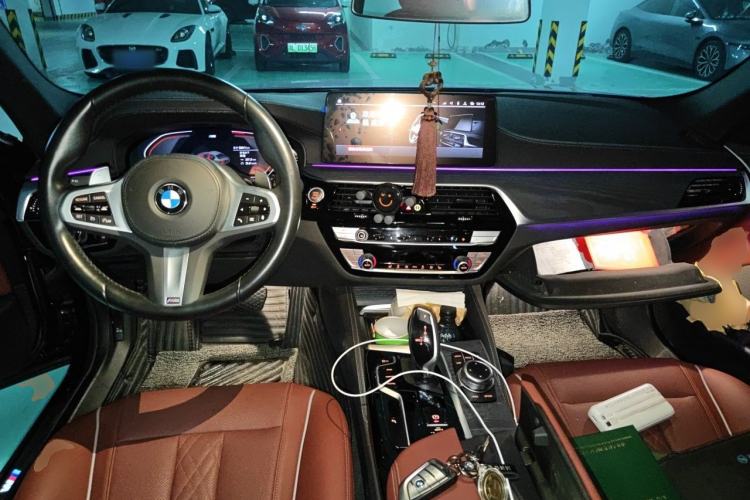 Used BMW 5 Series 2022 Restyled 530Li Leading Edition M Sport Package Center Console