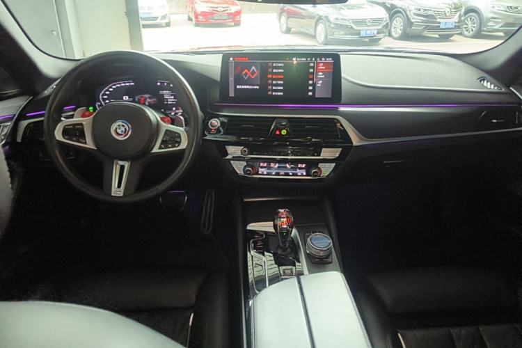 Used BMW 5 Series 2022 Restyled 540i Luxury Edition M Sport Package Center Console