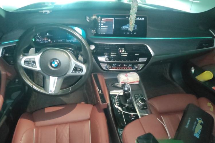 Used BMW 5 Series 2022 Second Facelift 530Li Luxury Version M Sport Package Center Console