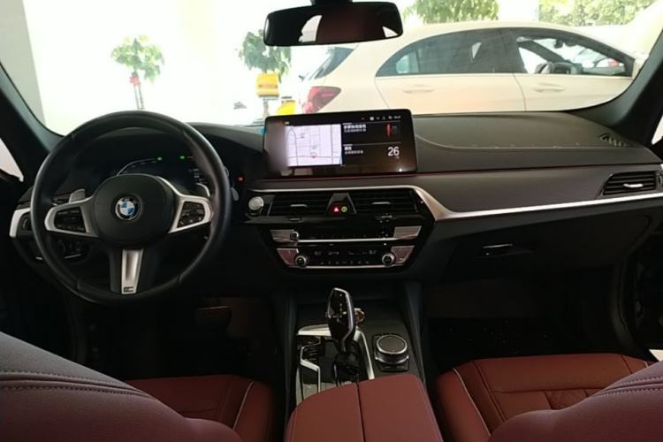 Used BMW 5 Series 2022 Restyled 530Li Leading Edition M Sport Package Center Console