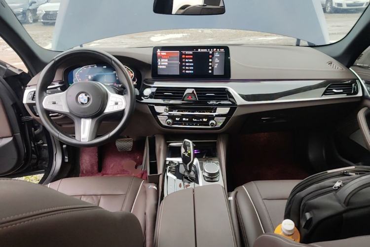 Used BMW 5 Series 2022 Second Facelift 525Li M Sport Package Center Console