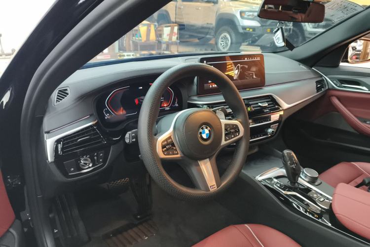 Used BMW 5 Series 2022 Second Facelift 530Li xDrive M Sport Package Center Console