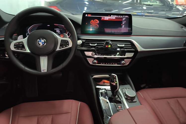 Used BMW 5 Series 2022 Restyled 530Li Leading Edition M Sport Package Center Console