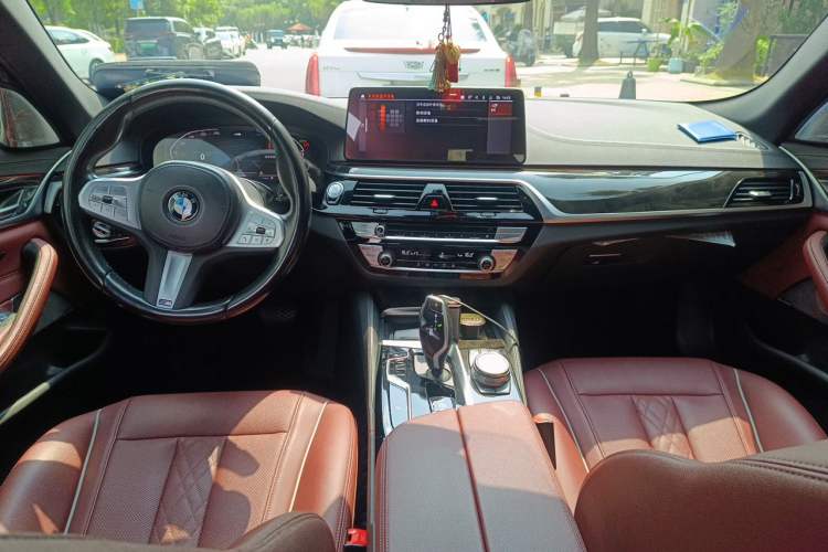 Used BMW 5 Series 2022 Second Facelift 525Li M Sport Package Center Console