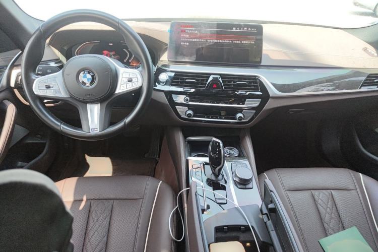 Used BMW 5 Series 2022 Second Facelift 525Li M Sport Package Center Console