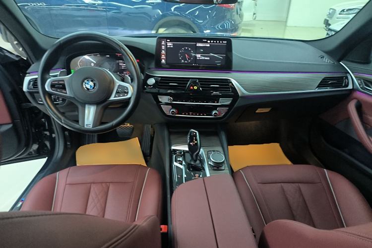 Used BMW 5 Series 2022 Second Facelift 530Li Leading Edition M Sport Package Center Console