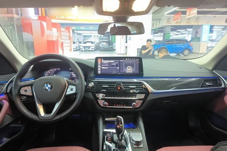 Used BMW 5 Series 2022 Second Facelift 525Li Luxury Package Center Console