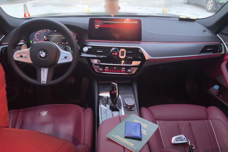 Used BMW 5 Series 2022 Revised Version 3 530Li Luxury Edition M Sport Package Center Console