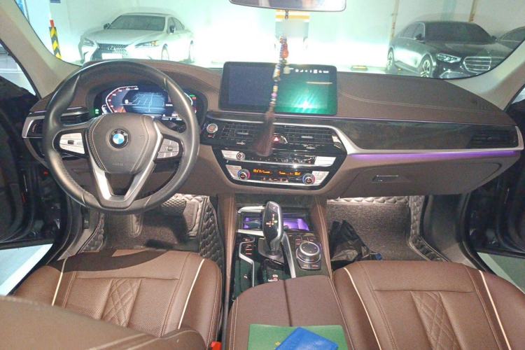 Used BMW 5 Series 2022 Restyled 525Li Luxury Package Center Console