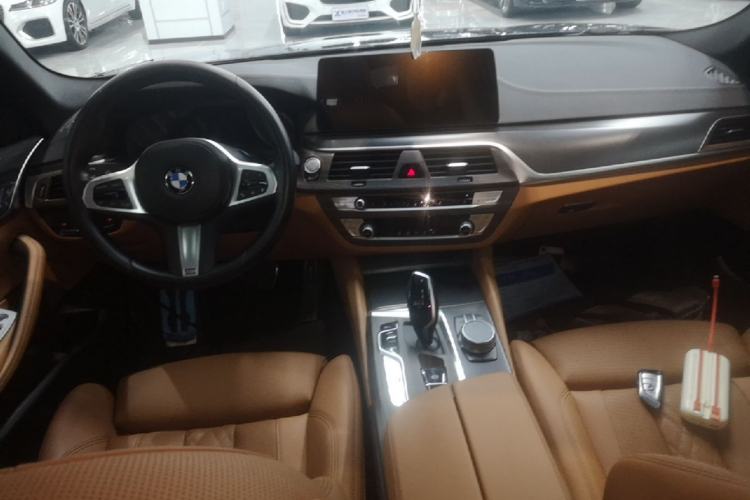 Used BMW 5 Series 2022 Restyled 525i M Sport Package Center Console