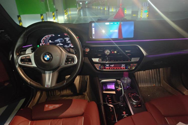 Used BMW 5 Series 2022 Second Facelift 530Li Luxury Version M Sport Package Center Console