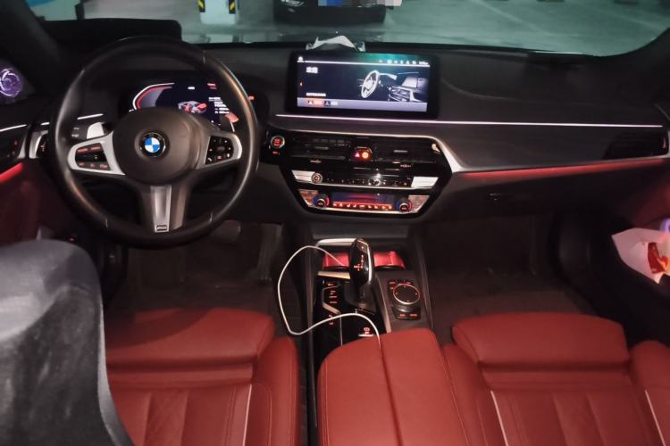 Used BMW 5 Series 2022 Second Facelift 530Li Luxury Version M Sport Package Center Console