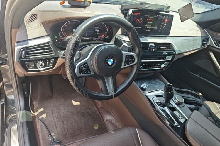 Used BMW 5 Series 2022 530Li Leading Model M Sport Package Center Console