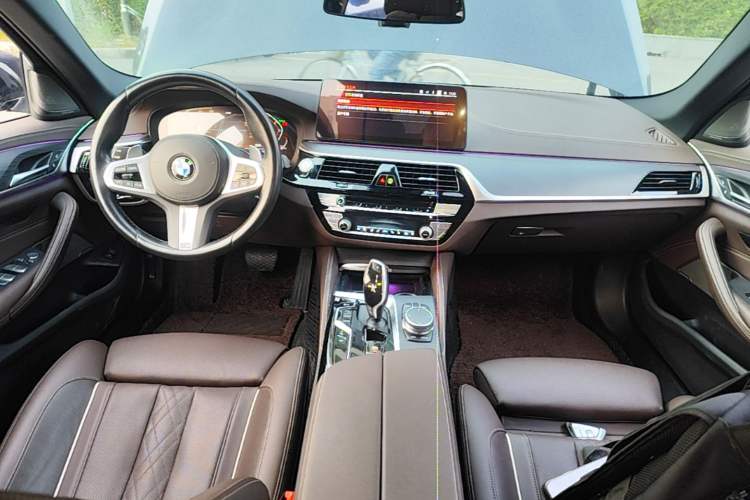 Used BMW 5 Series 2022 Revised Version 3 530Li Luxury Edition M Sport Package Center Console