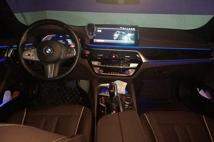 Used BMW 5 Series 2022 Second Facelift 525Li M Sport Package Center Console