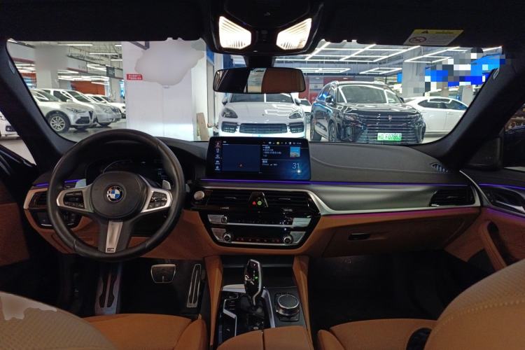 Used BMW 5 Series 2022 Second Facelift 530i M Sport Package Center Console