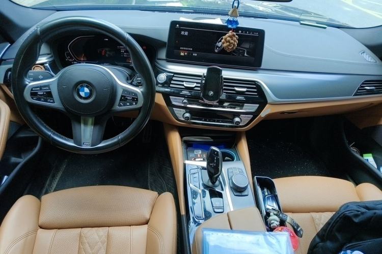 Used BMW 5 Series 2022 Second Facelift 525i M Sport Package Center Console