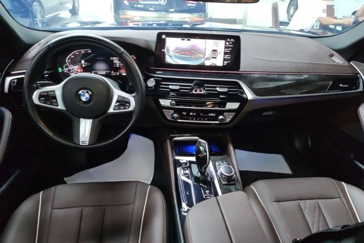 Used BMW 5 Series 2022 Restyled 525Li M Sport Package Center Console
