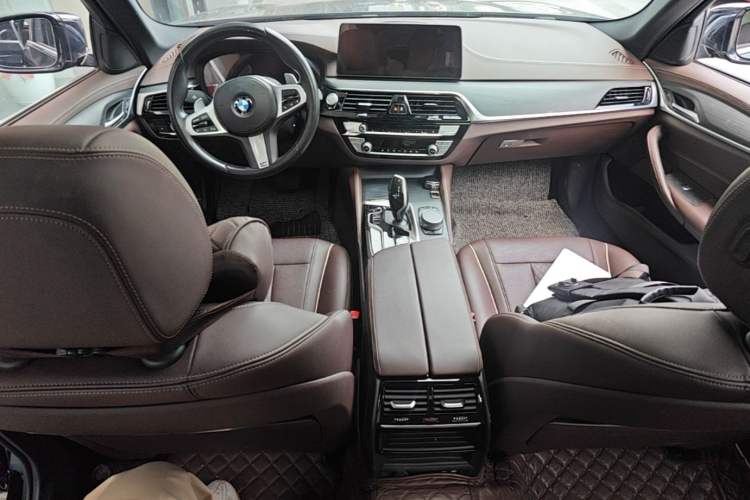 Used BMW 5 Series 2022 Restyled 530Li Leading Edition M Sport Package Center Console