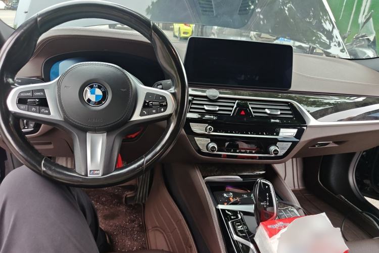 Used BMW 5 Series 2022 525Li M Sport Package Center Console