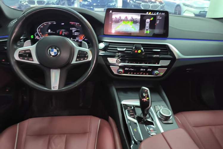 Used BMW 5 Series 2022 Restyled 530Li Leading Edition M Sport Package Center Console