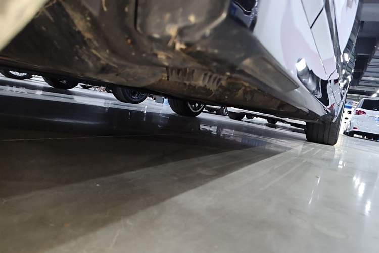 Used BMW 5 Series 2022 Updated 530Li Luxury Edition Premium Package Chassis Front Left
