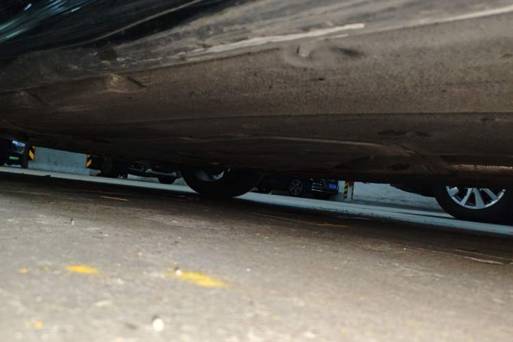 Used BMW 5 Series 2022 525Li M Sport Package Chassis Front Left
