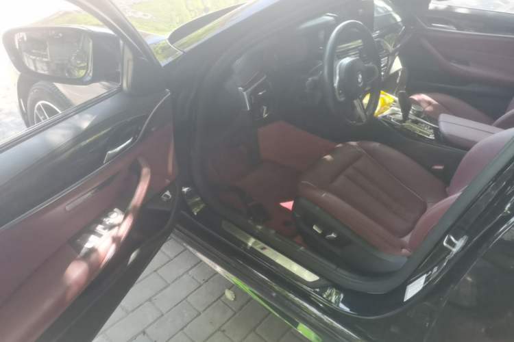 Used BMW 5 Series 2022 Restyled 525Li M Sport Package Driver Seat