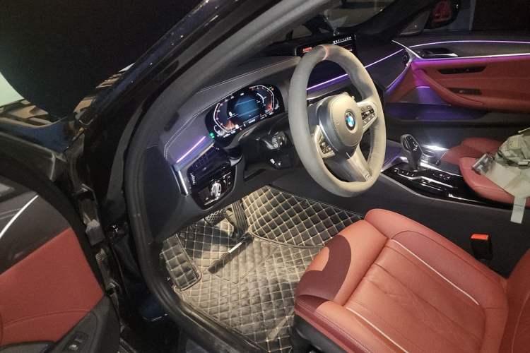 Used BMW 5 Series 2022 Second Facelift 530Li Luxury Version M Sport Package Driver Seat