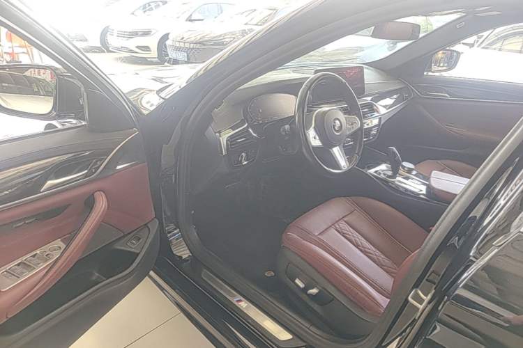 Used BMW 5 Series 2022 Second Facelift 525Li M Sport Package Driver Seat