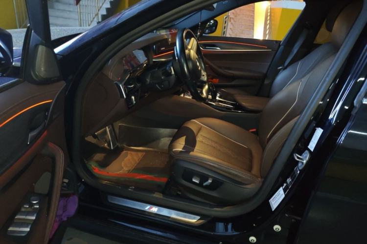 Used BMW 5 Series 2022 530Li Leading Model M Sport Package Driver Seat