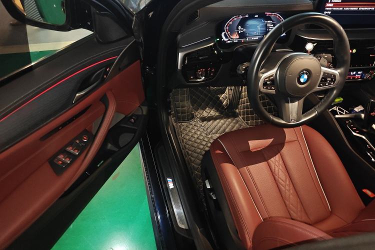 Used BMW 5 Series 2022 Restyled 530Li Leading Edition M Sport Package Driver Seat