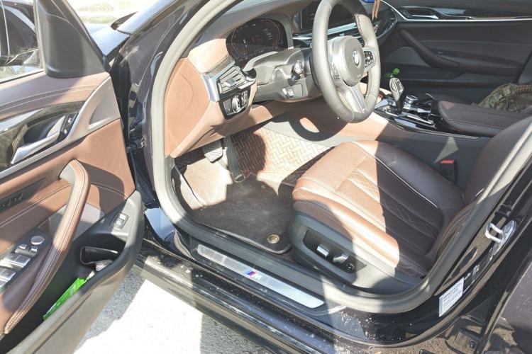 Used BMW 5 Series 2022 Restyled 525Li M Sport Package Driver Seat