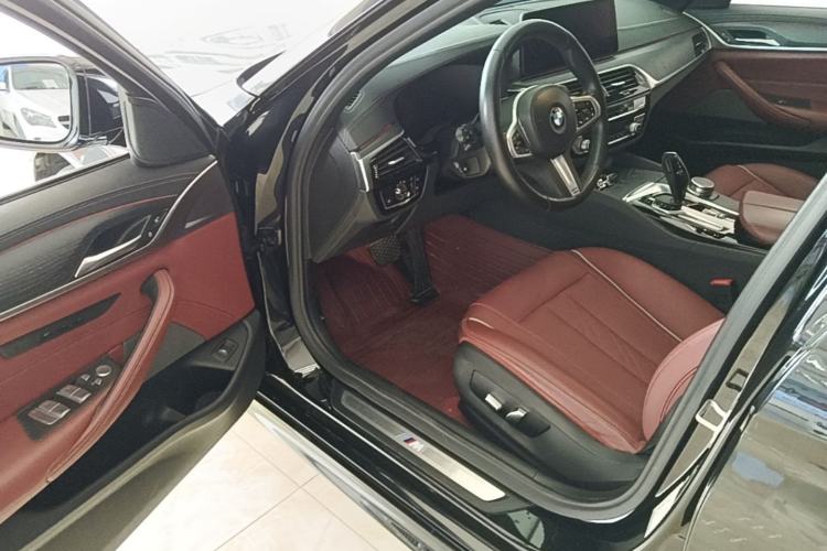 Used BMW 5 Series 2022 Restyled 530Li Leading Edition M Sport Package Driver Seat
