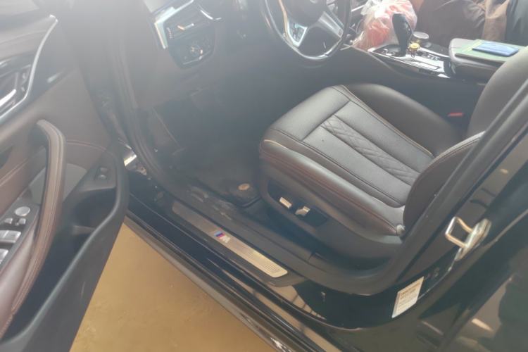 Used BMW 5 Series 2022 Restyled 525Li M Sport Package Driver Seat