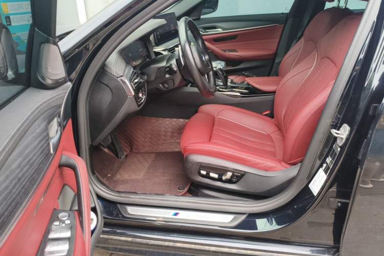 Used BMW 5 Series 2022 Second Facelift 530Li Luxury Version M Sport Package Driver Seat