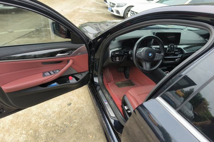 Used BMW 5 Series 2022 525Li Luxury Package Driver Seat