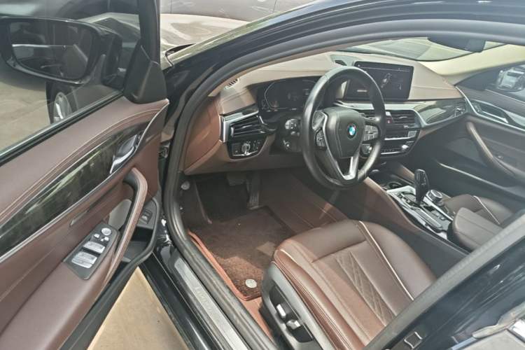 Used BMW 5 Series 2022 Restyled 525Li Luxury Package Driver Seat