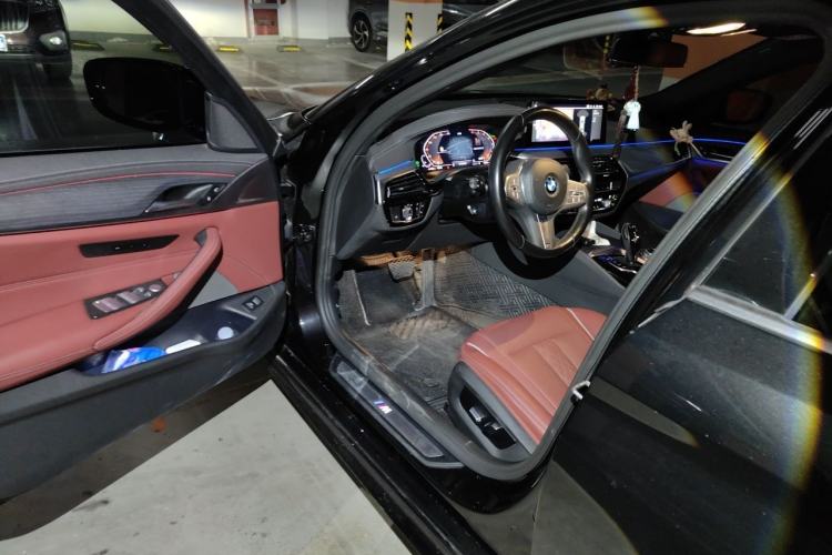 Used BMW 5 Series 2022 Second Facelift 530Li Leading Edition M Sport Package Driver Seat